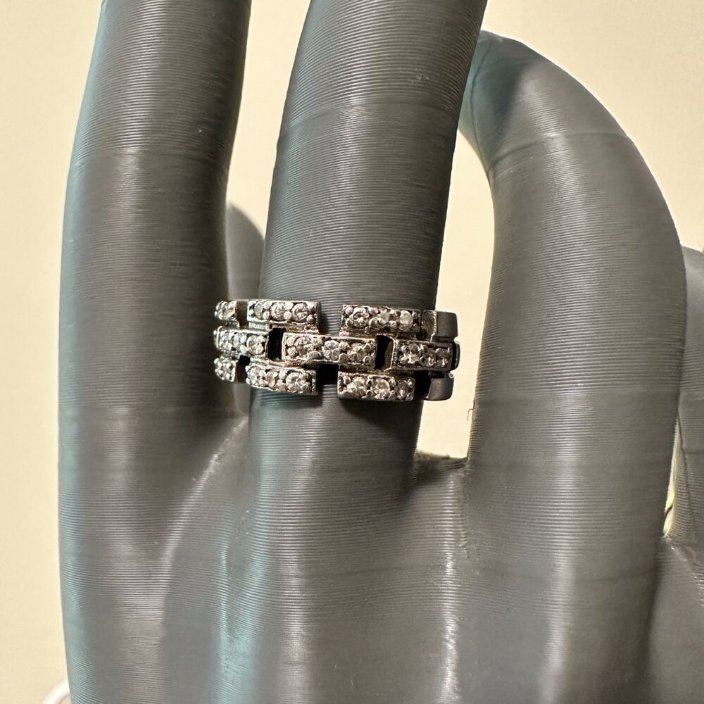 Sterling Silver Ring With Interlocking Design Siz… - image 3